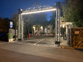 Отель Bungalows & Albergue La Playa  Логроньо